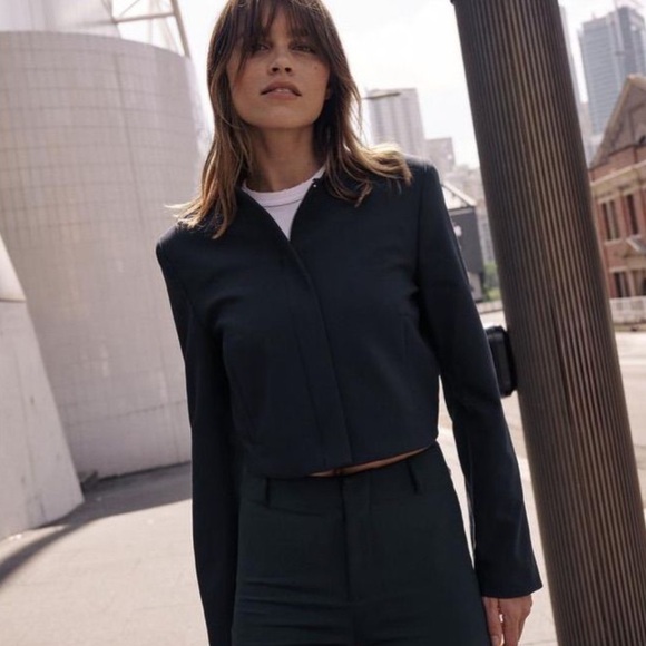 Zara Jackets & Blazers - Zara hidden zipper Cropped Blazer Navy Size Small NWT